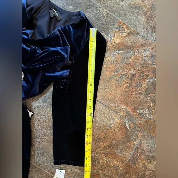 New R&M Richards blue long velvet V neck ruched poly/spandex dress. Size 14 - Picture 14 of 16